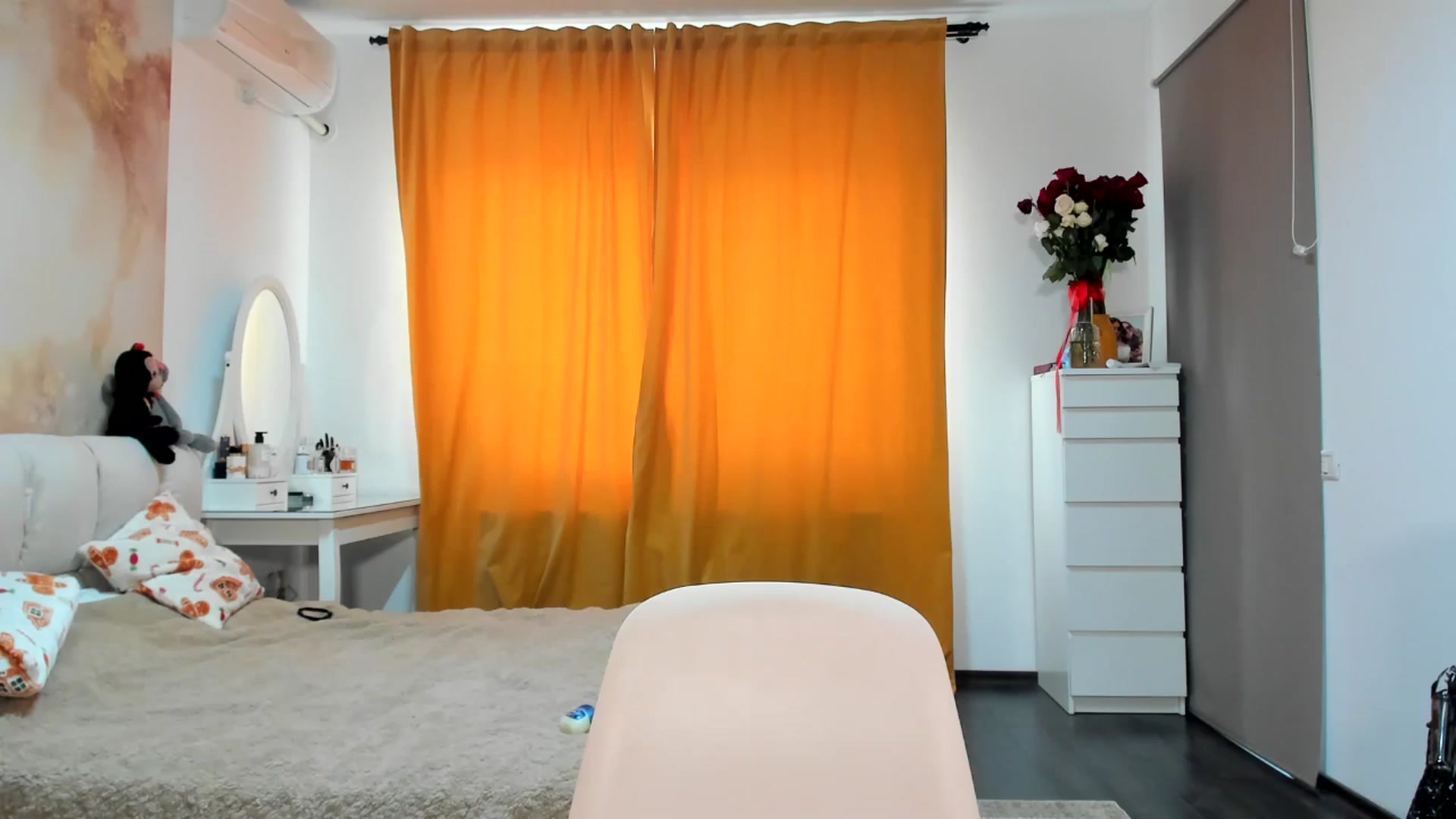 Gallery image thumbnail from JulyaWild's myfreecams stream on, 02/19/2026, 15:20 image 10 of 20