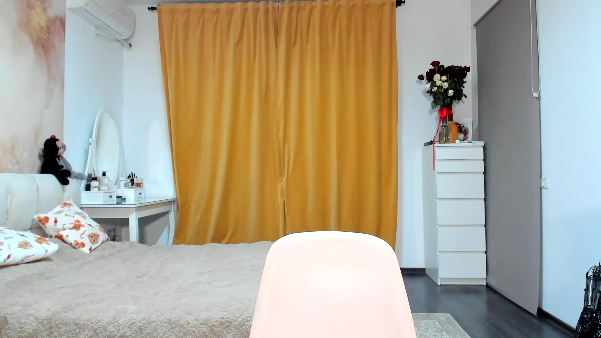 Gallery image thumbnail from JulyaWild's myfreecams stream on, 02/21/2026, 18:38 image 14 of 20