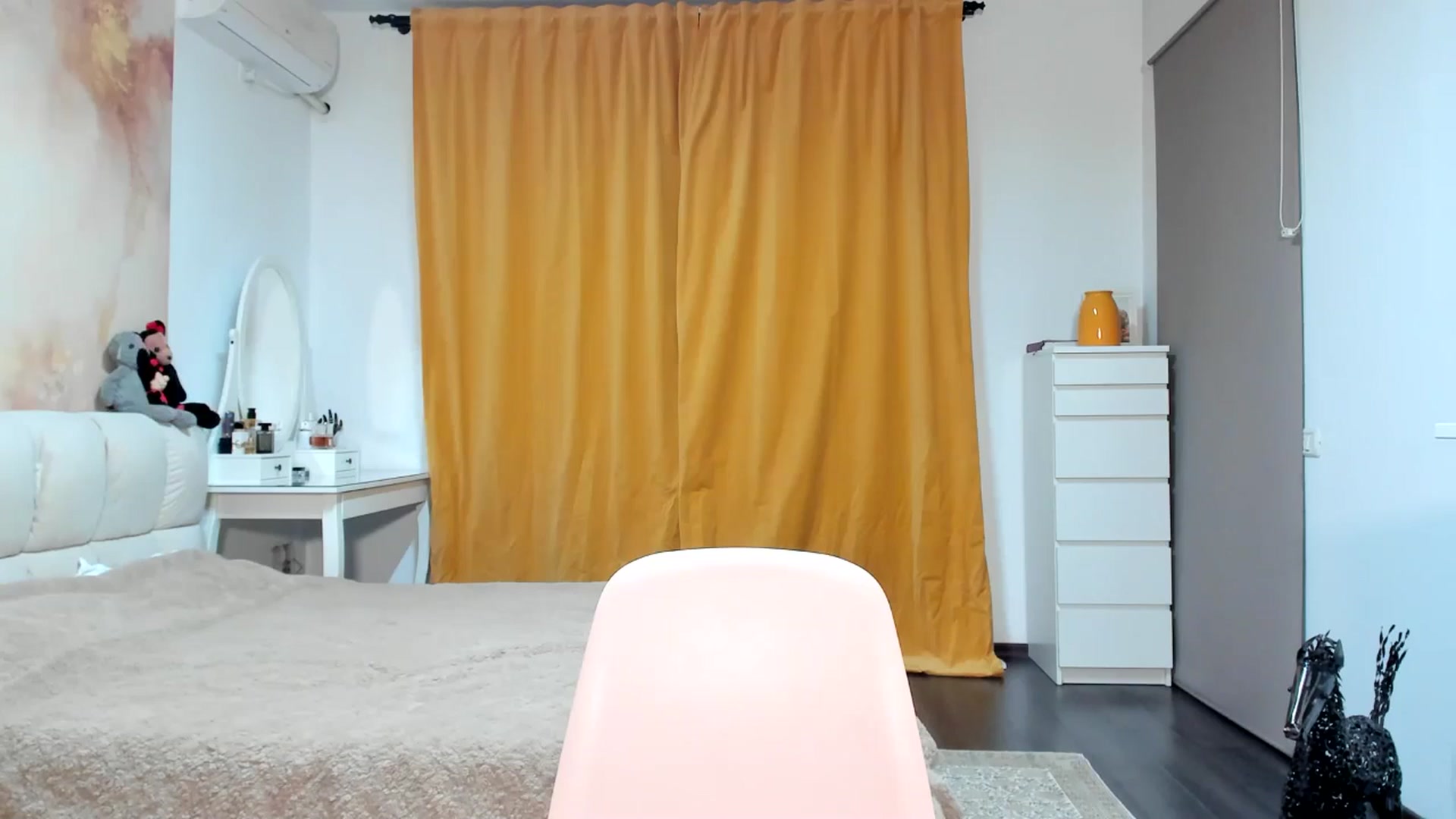 Gallery image thumbnail from JulyaWild's myfreecams stream on, 02/27/2026, 19:26 image 18 of 20
