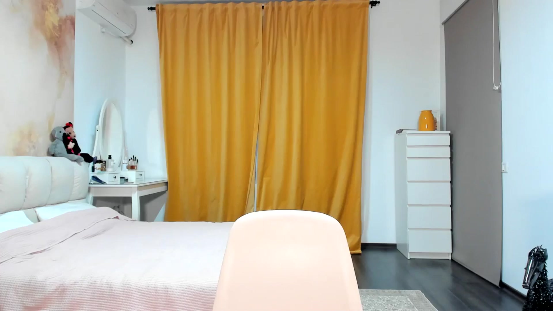Gallery image thumbnail from JulyaWild's myfreecams stream on, 03/25/2026, 16:55 image 14 of 20