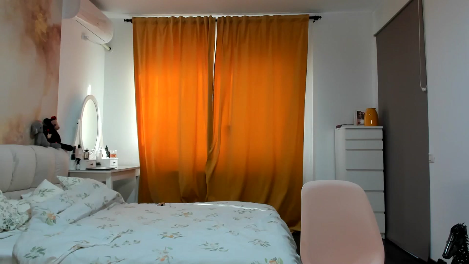 Gallery image thumbnail from JulyaWild's myfreecams stream on, 04/24/2026, 15:20 image 6 of 20