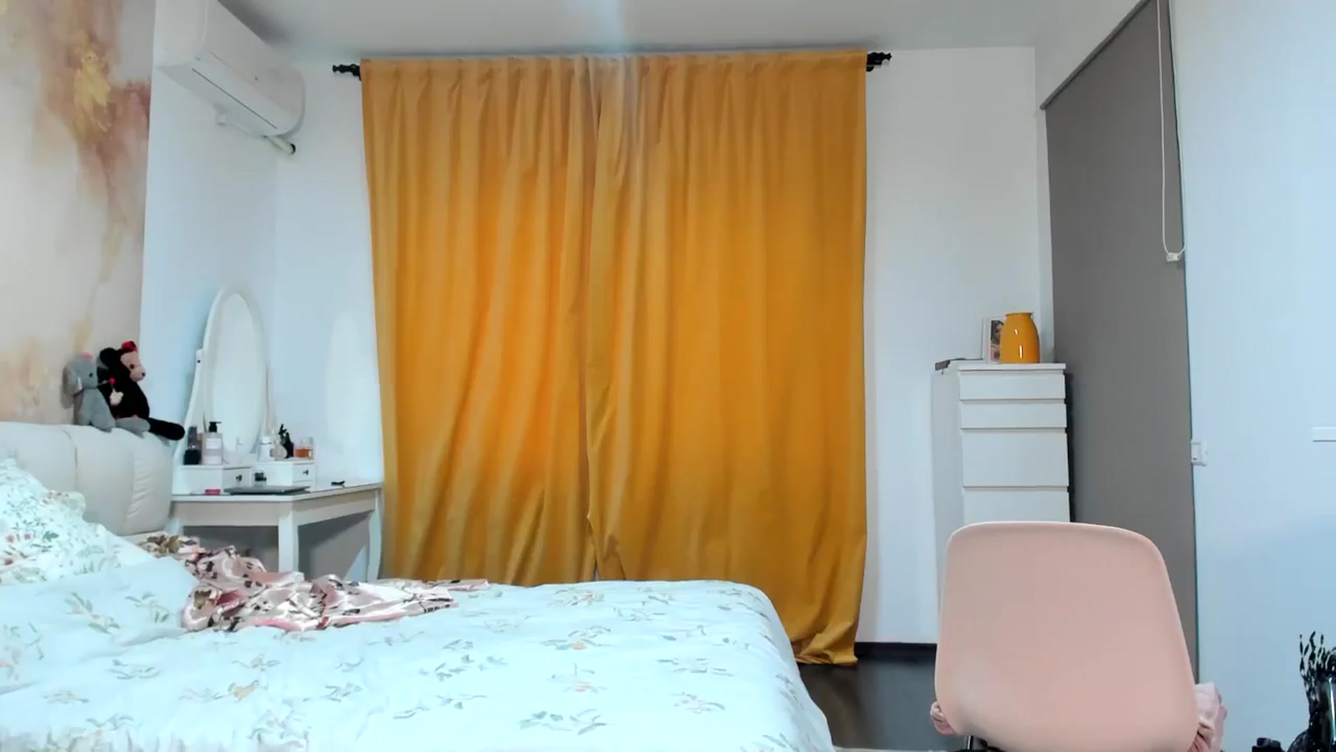 Gallery image thumbnail from JulyaWild's myfreecams stream on, 04/29/2026, 17:35 image 15 of 20