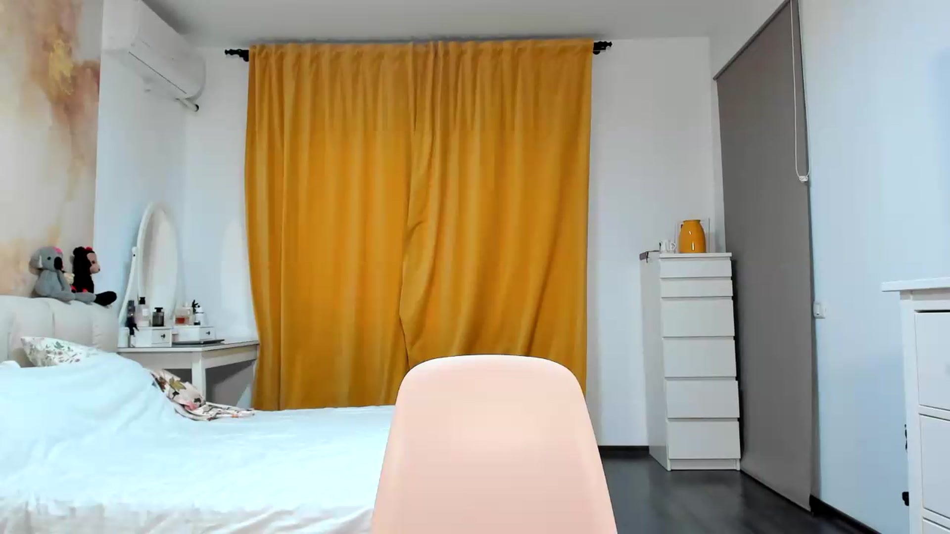 Gallery image thumbnail from JulyaWild's myfreecams stream on, 05/13/2026, 17:58 image 2 of 20