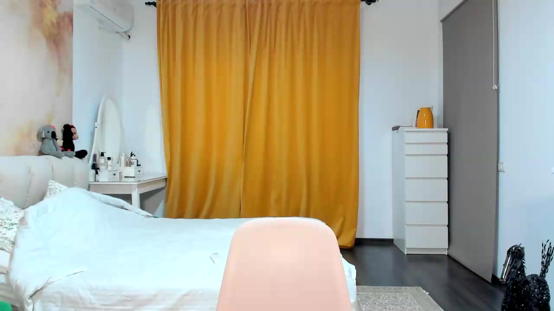 Gallery image thumbnail from JulyaWild's myfreecams stream on, 06/19/2026, 18:58 image 2 of 20