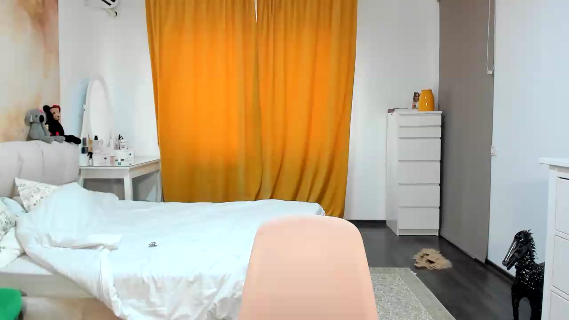 Gallery image thumbnail from JulyaWild's myfreecams stream on, 06/20/2026, 17:26 image 15 of 20