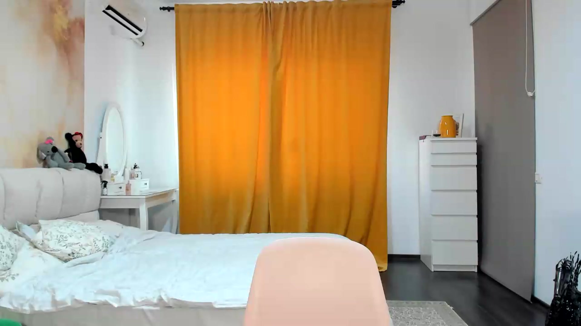 Gallery image thumbnail from JulyaWild's myfreecams stream on, 06/26/2026, 16:54 image 18 of 20