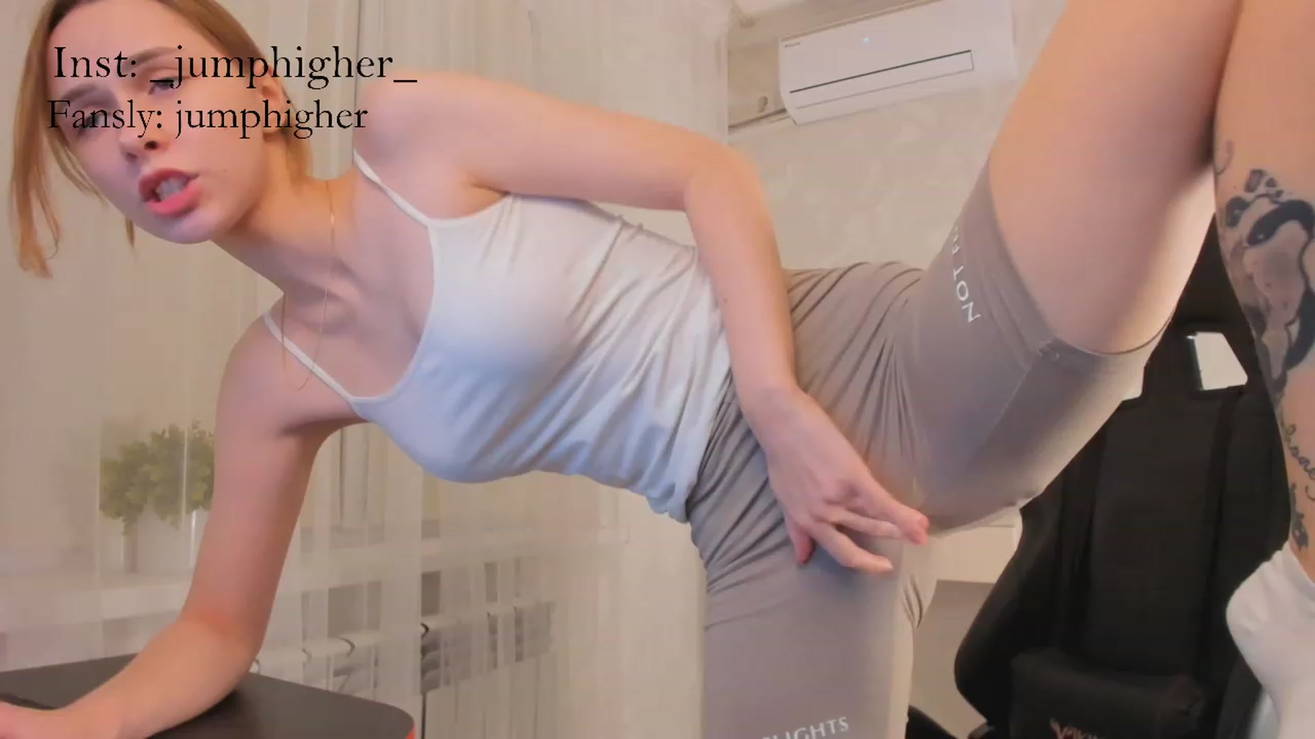 Gallery image thumbnail from Jumphigherr's myfreecams stream on, 11/20/2022, 18:02 image 6 of 20