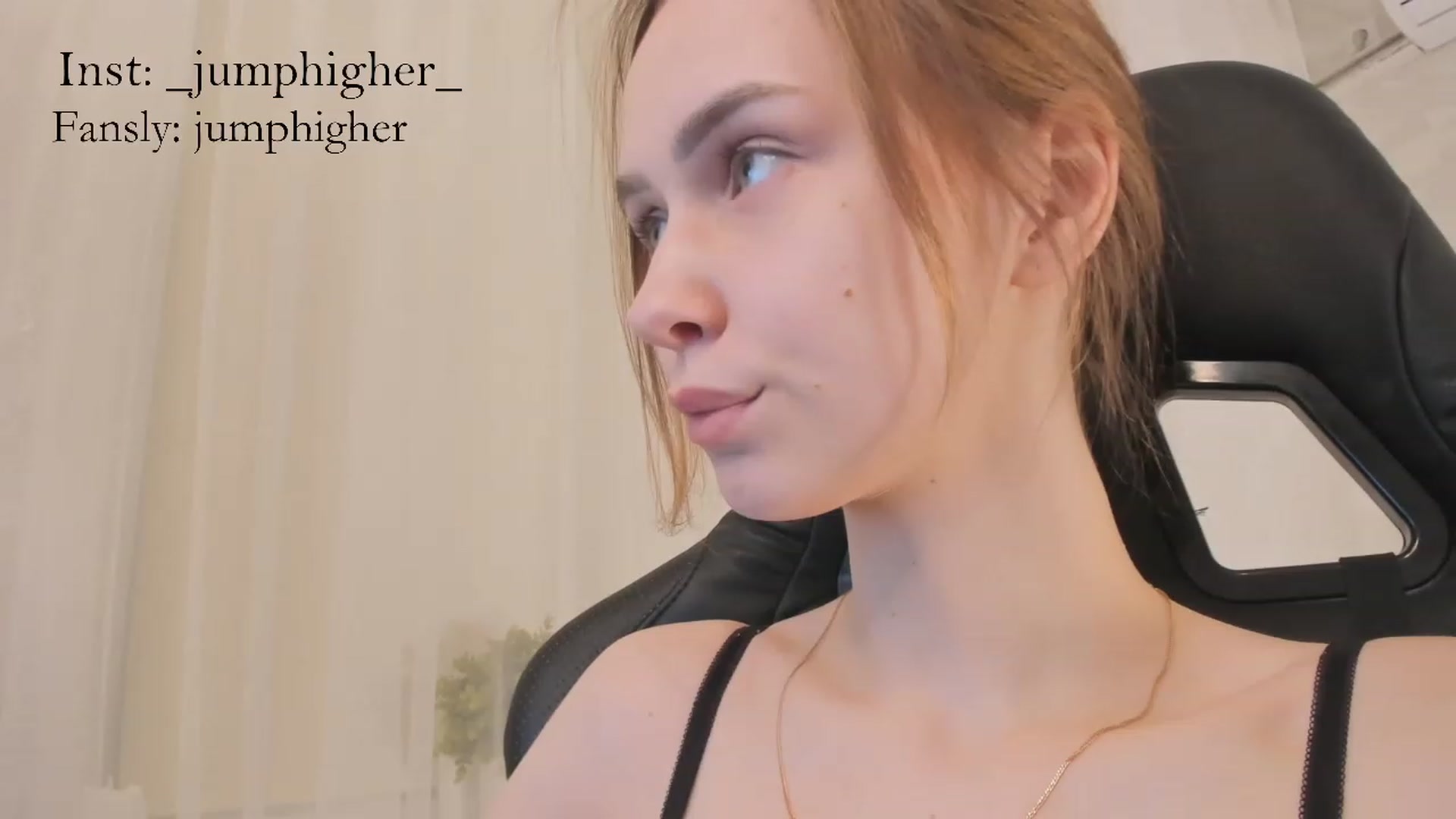 Gallery image thumbnail from Jumphigherr's myfreecams stream on, 11/22/2022, 18:03 image 12 of 20
