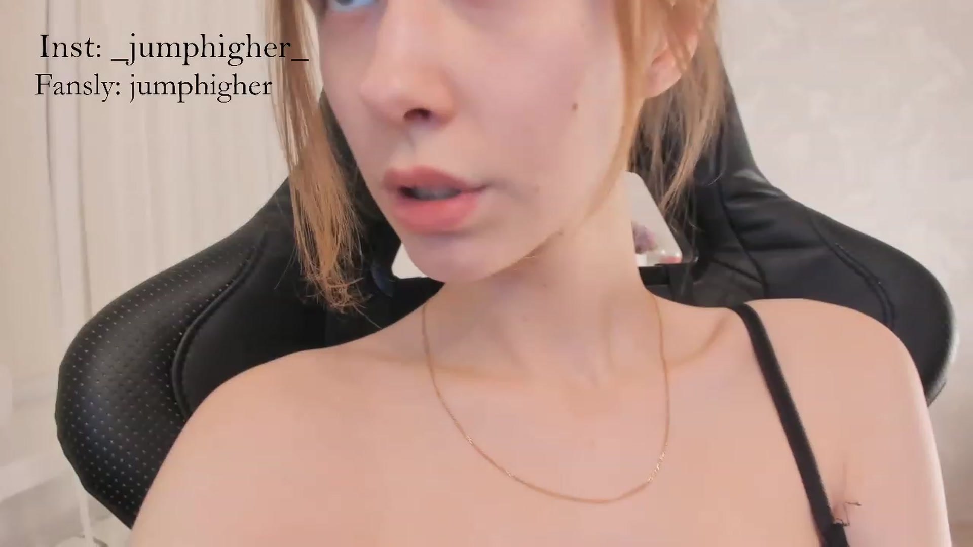 Gallery image thumbnail from Jumphigherr's myfreecams stream on, 11/22/2022, 18:03 image 14 of 20
