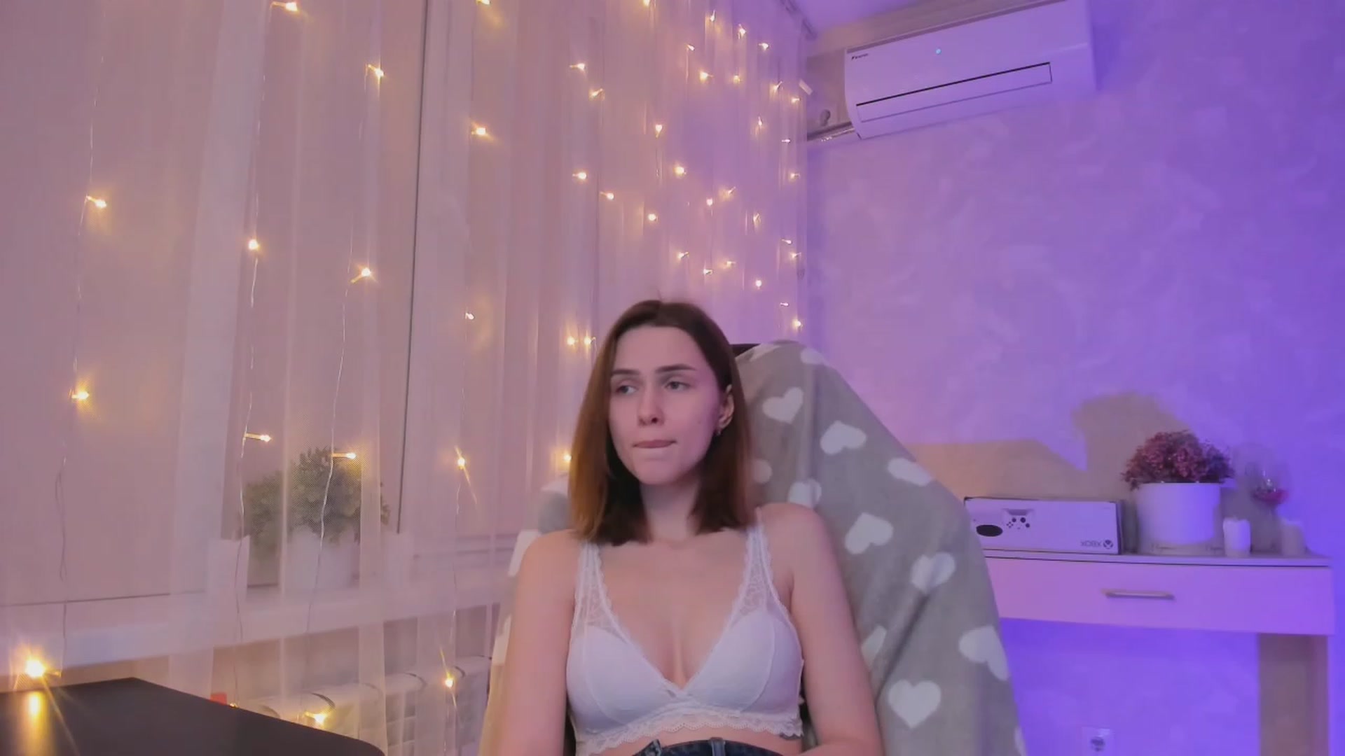 Gallery image thumbnail from Jumphigherr's myfreecams stream on, 02/01/2023, 17:35 image 2 of 20