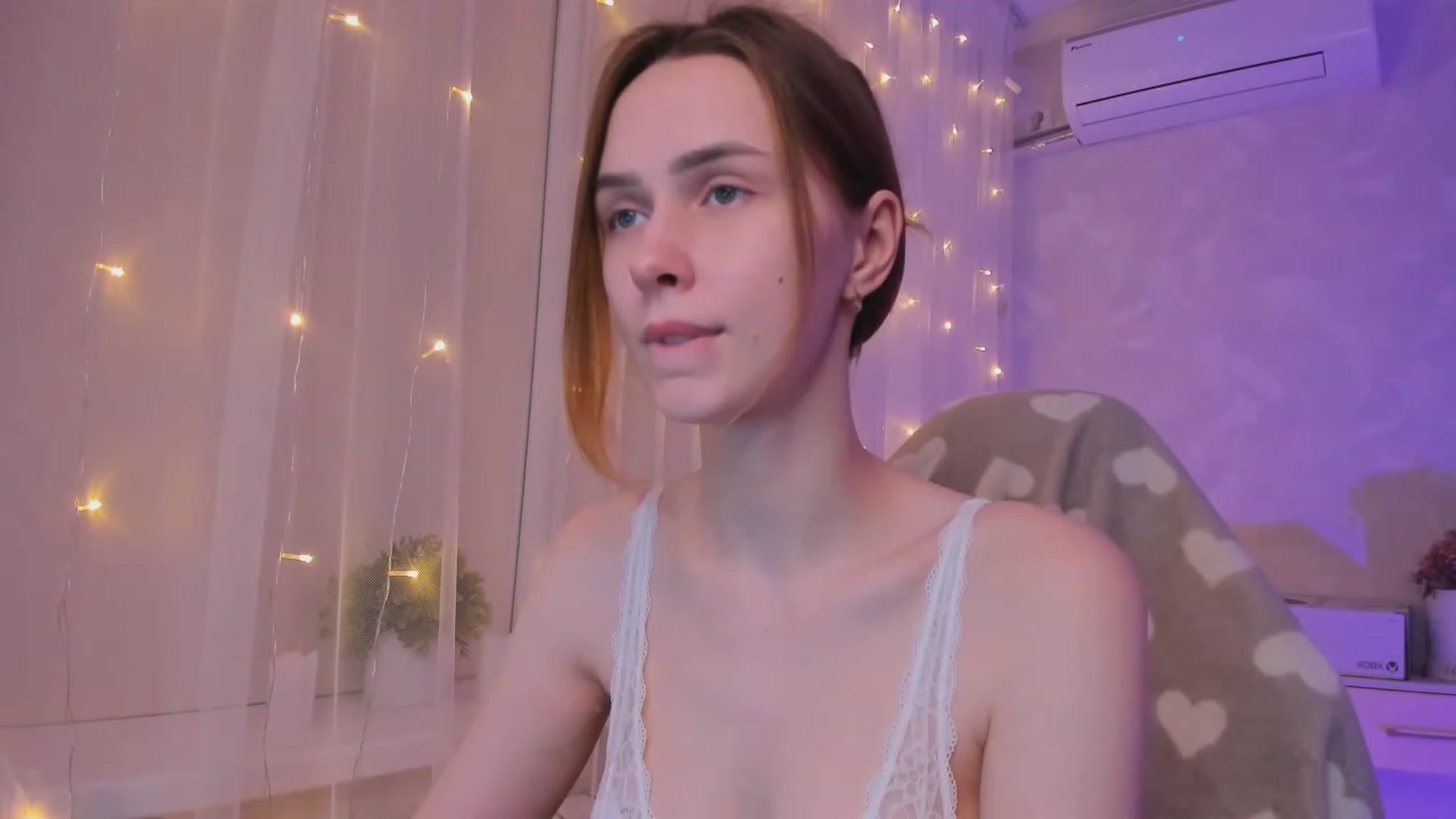 Gallery image thumbnail from Jumphigherr's myfreecams stream on, 02/01/2023, 17:35 image 17 of 20