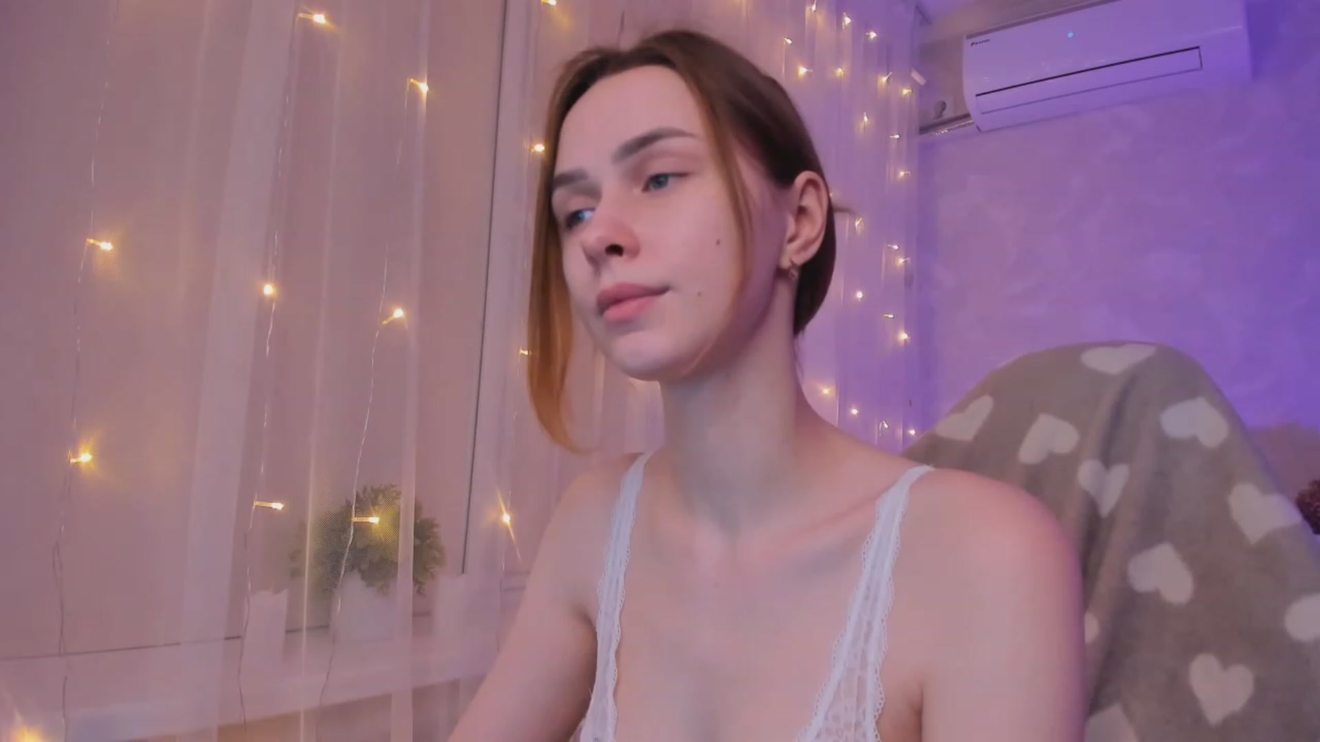 Gallery image thumbnail from Jumphigherr's myfreecams stream on, 02/01/2023, 17:35 image 18 of 20