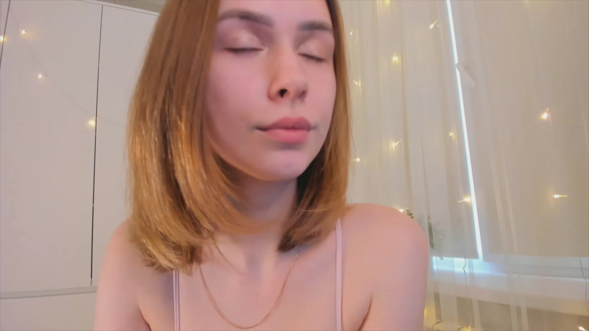 Gallery image thumbnail from Jumphigherr's myfreecams stream on, 02/24/2023, 13:38 image 7 of 20