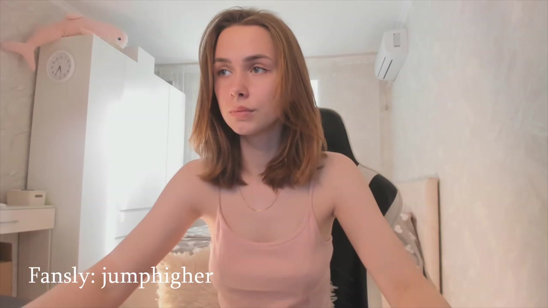 Gallery image thumbnail from Jumphigherr's myfreecams stream on, 05/21/2023, 14:40 image 16 of 20