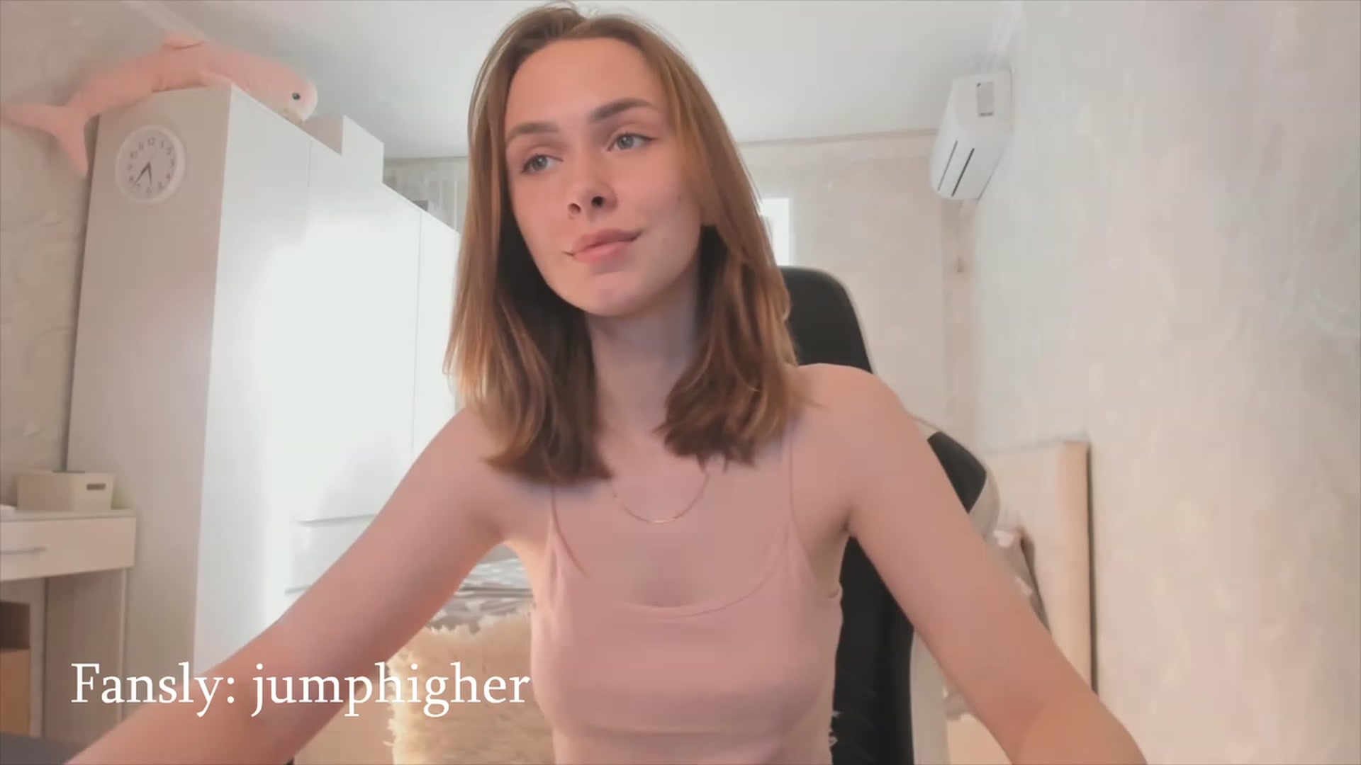 Gallery image thumbnail from Jumphigherr's myfreecams stream on, 05/21/2023, 14:40 image 18 of 20