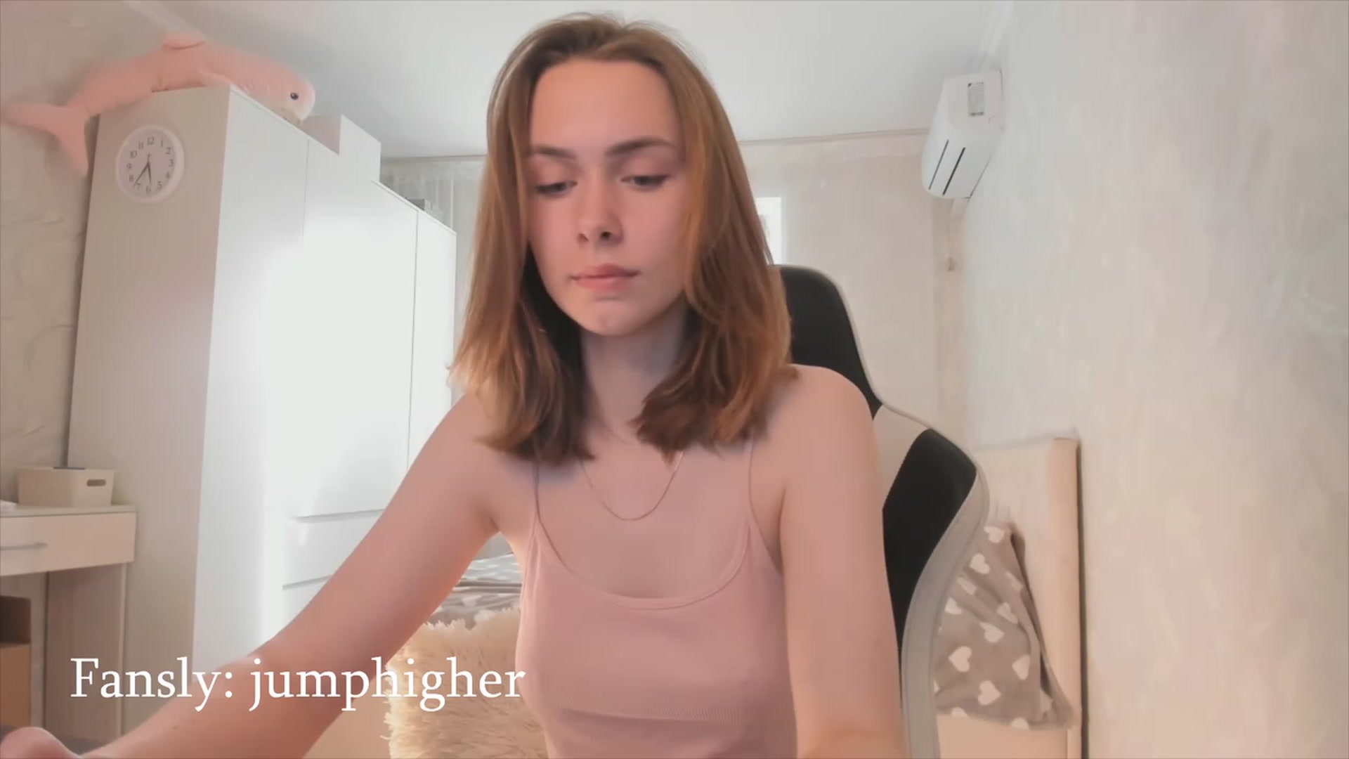 Gallery image thumbnail from Jumphigherr's myfreecams stream on, 05/21/2023, 14:40 image 17 of 20