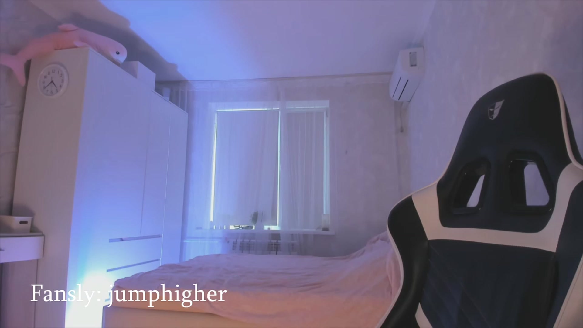 Gallery image thumbnail from Jumphigherr's myfreecams stream on, 05/26/2023, 13:54 image 1 of 20