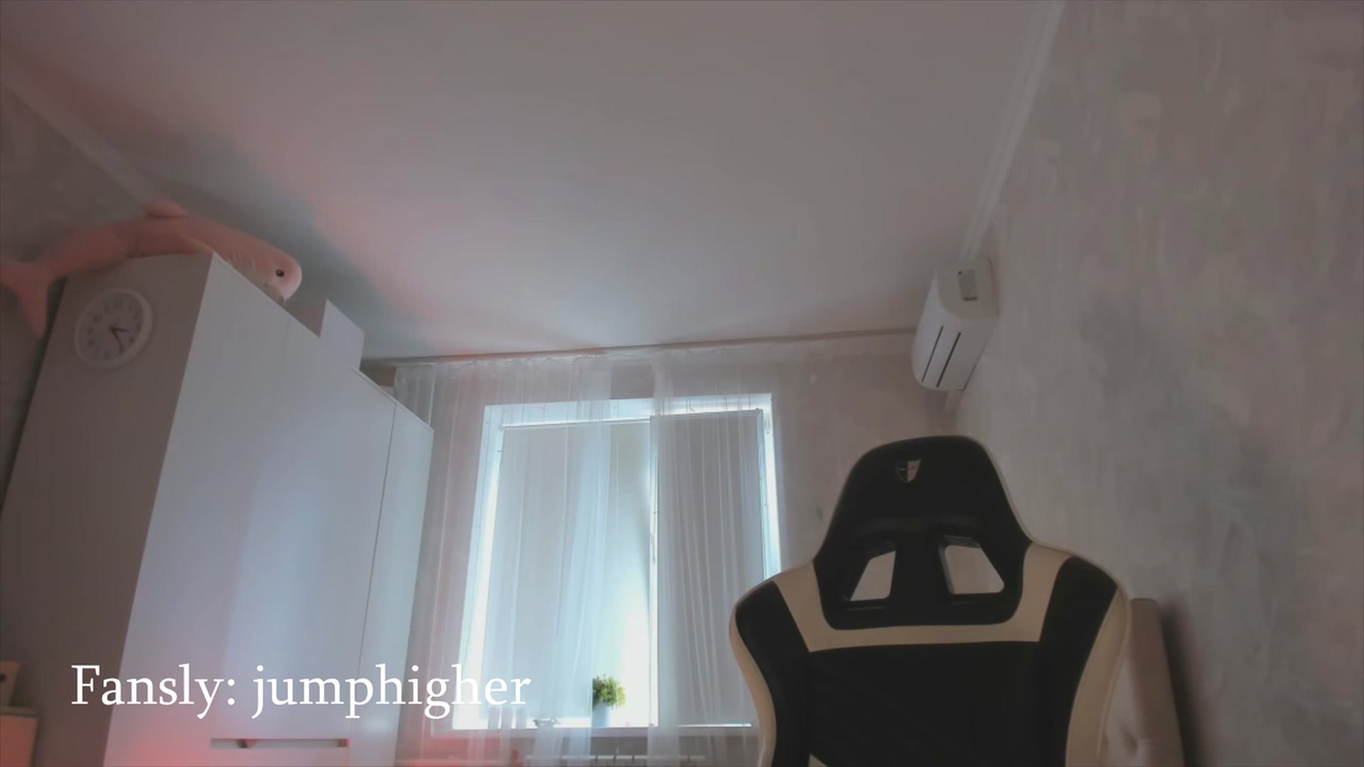 Gallery image thumbnail from Jumphigherr's myfreecams stream on, 06/03/2023, 12:41 image 3 of 20