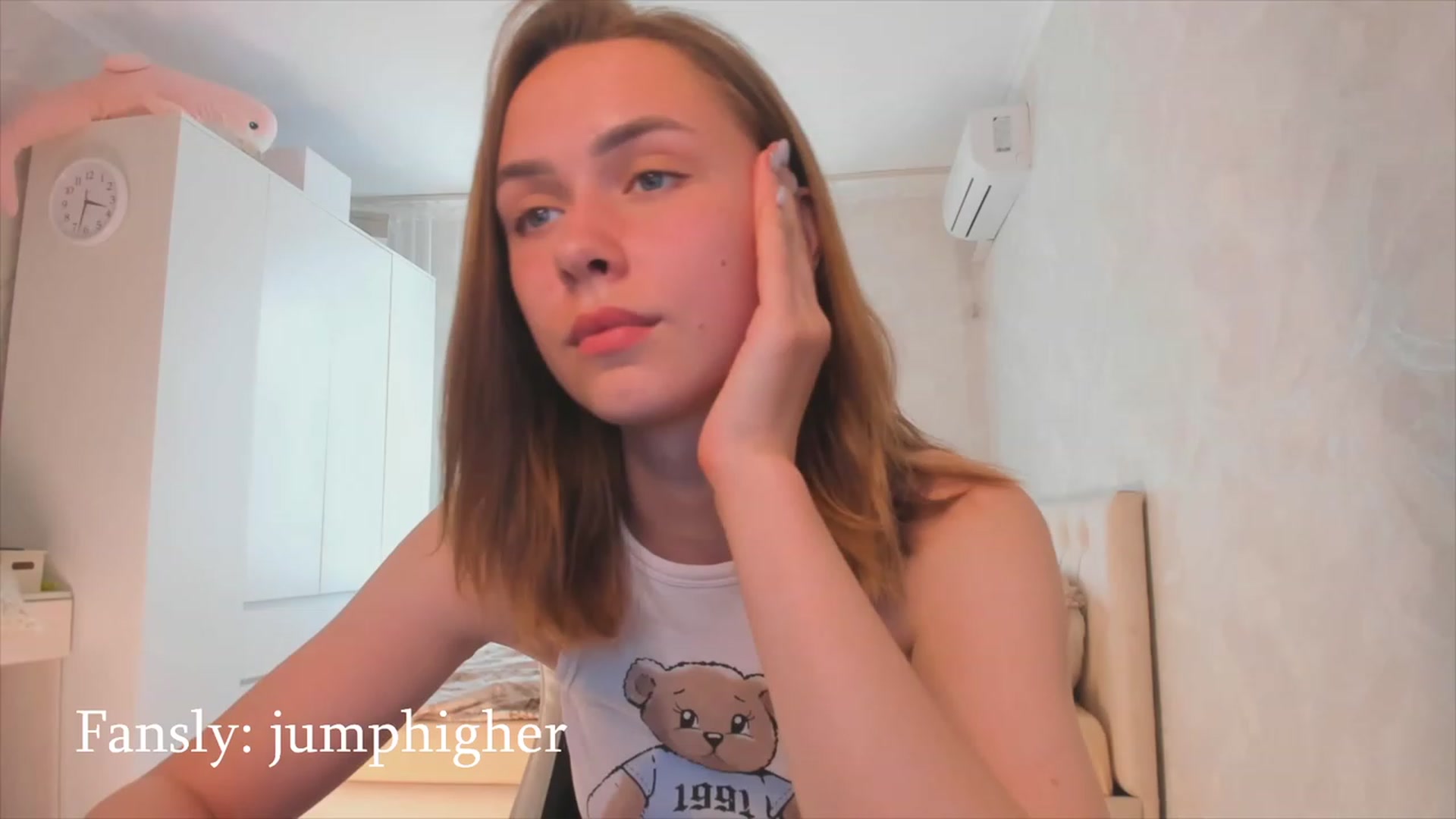 Gallery image thumbnail from Jumphigherr's myfreecams stream on, 06/07/2023, 12:42 image 14 of 20