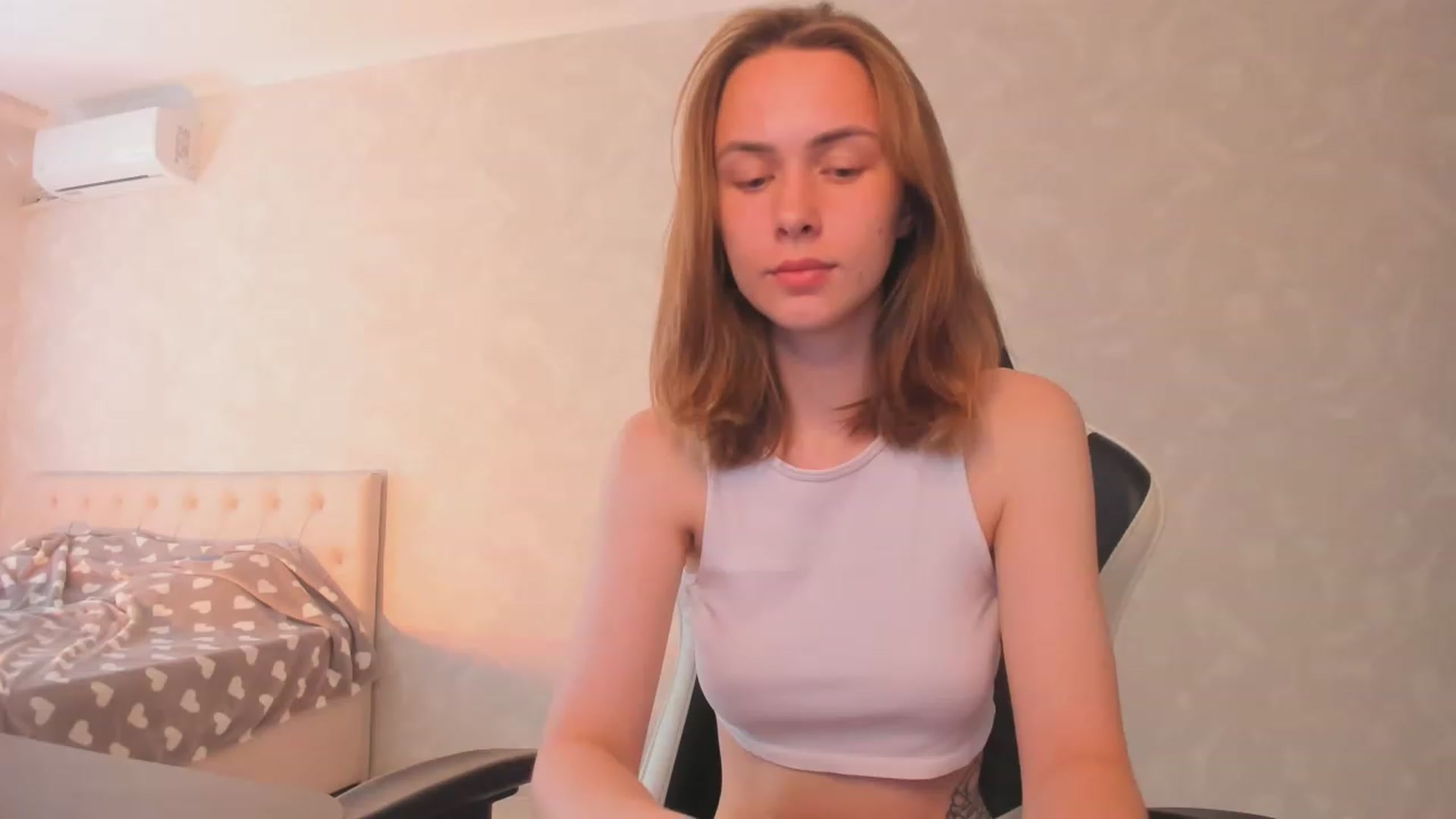 Gallery image thumbnail from Jumphigherr's myfreecams stream on, 06/21/2023, 12:03 image 3 of 20