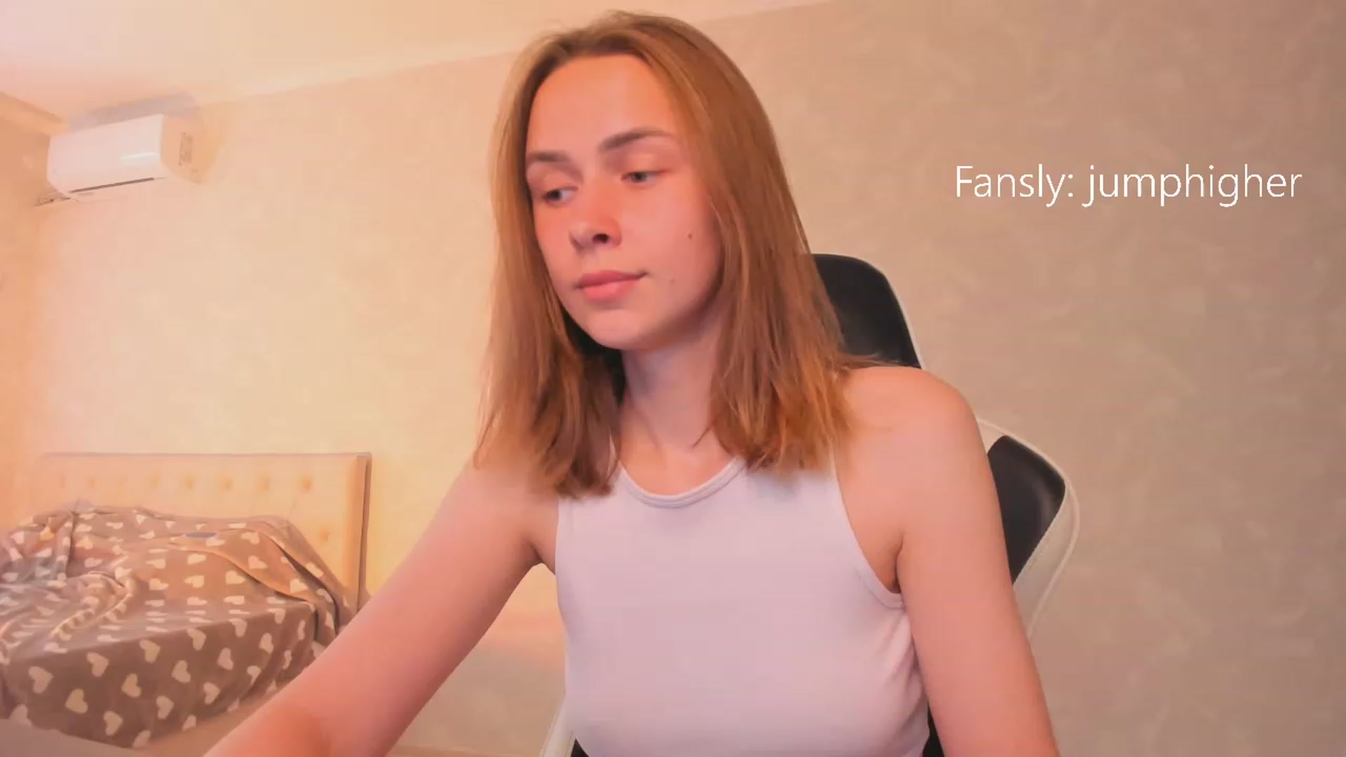 Gallery image thumbnail from Jumphigherr's myfreecams stream on, 06/21/2023, 12:26 image 10 of 20