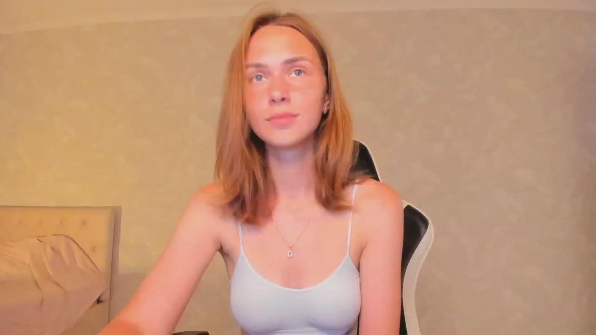 Gallery image thumbnail from Jumphigherr's myfreecams stream on, 08/05/2023, 17:15 image 9 of 20