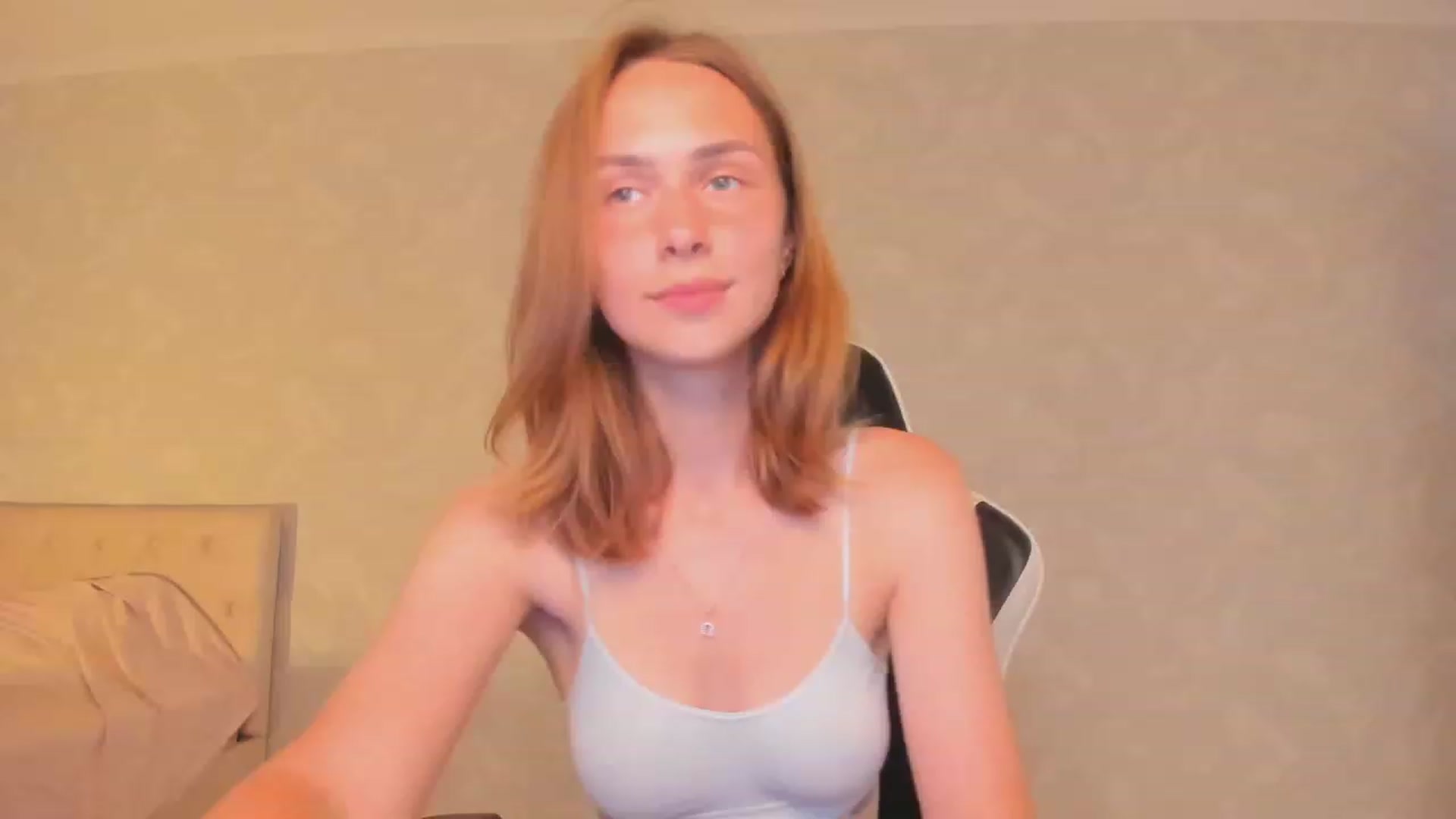 Gallery image thumbnail from Jumphigherr's myfreecams stream on, 08/05/2023, 17:15 image 8 of 20