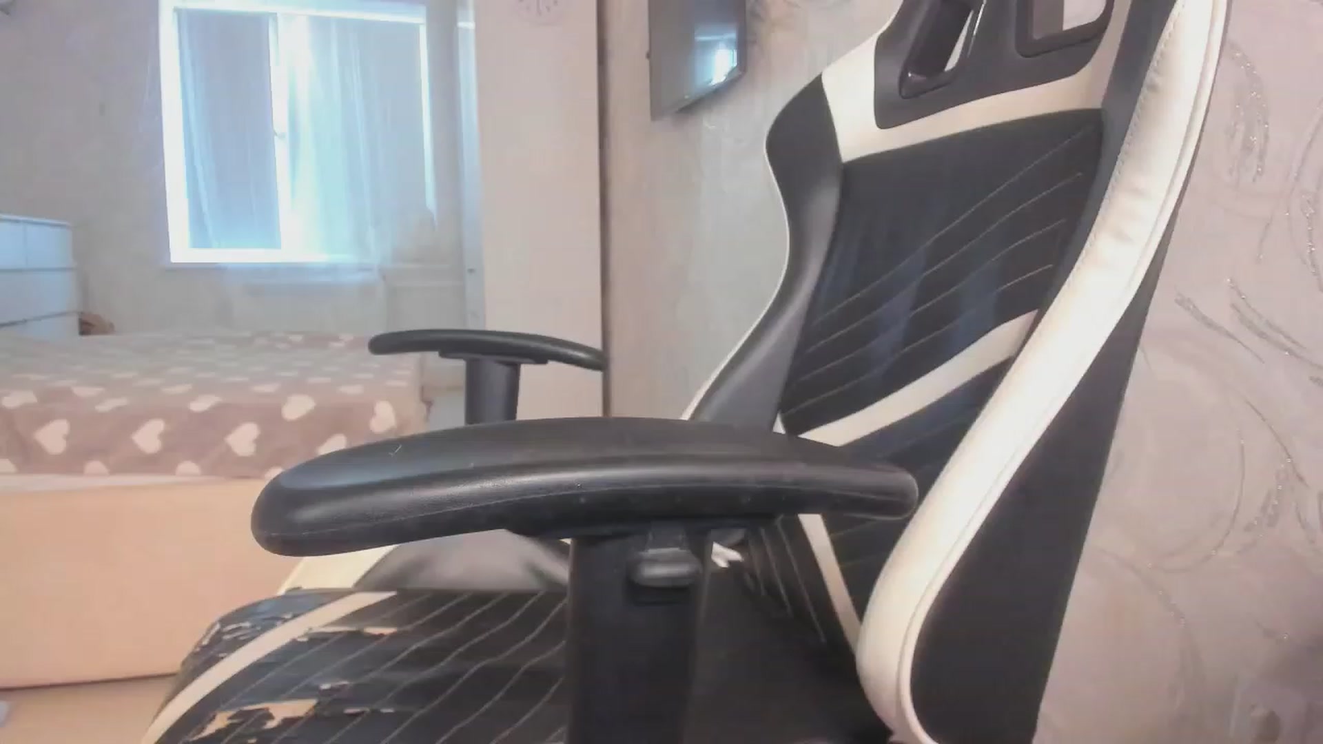 Gallery image thumbnail from Jumphigherr's myfreecams stream on, 08/31/2023, 14:58 image 15 of 20