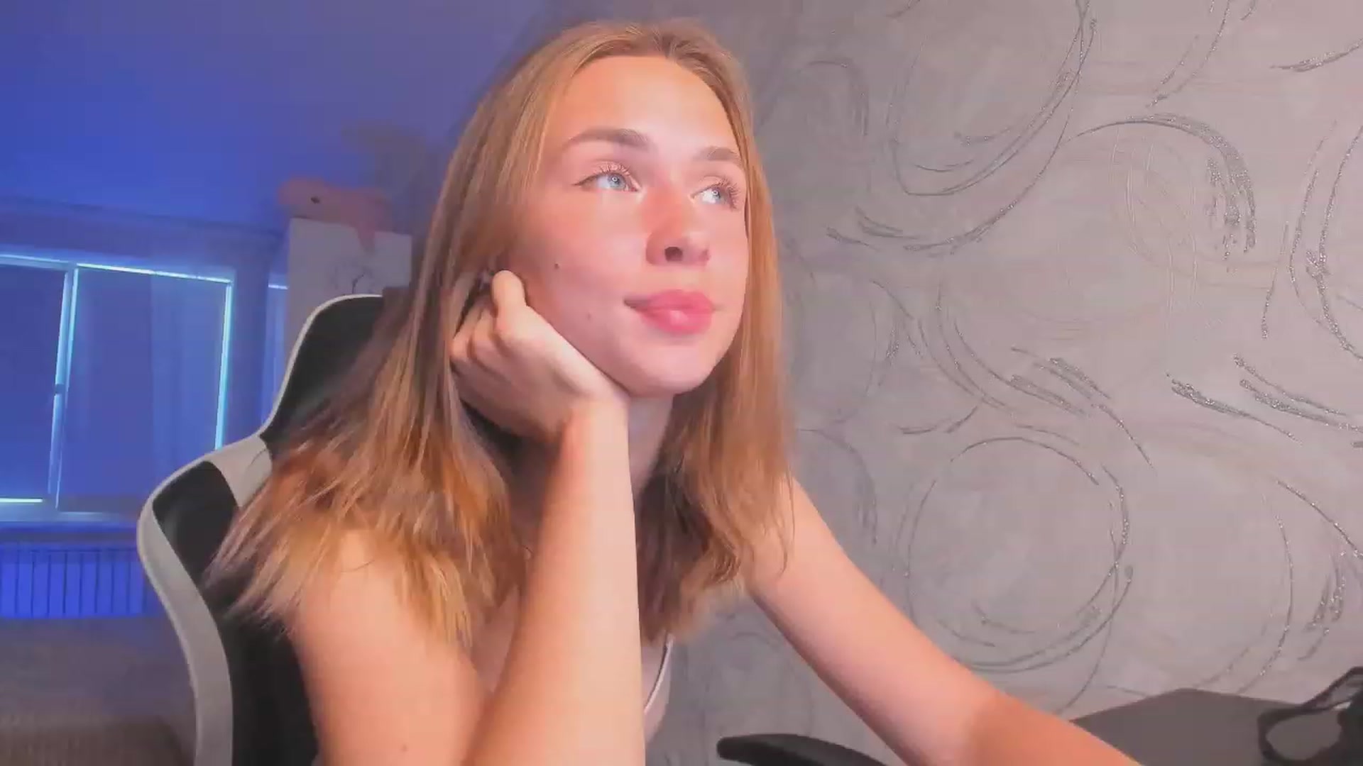 Gallery image thumbnail from Jumphigherr's myfreecams stream on, 09/04/2023, 15:26 image 13 of 20