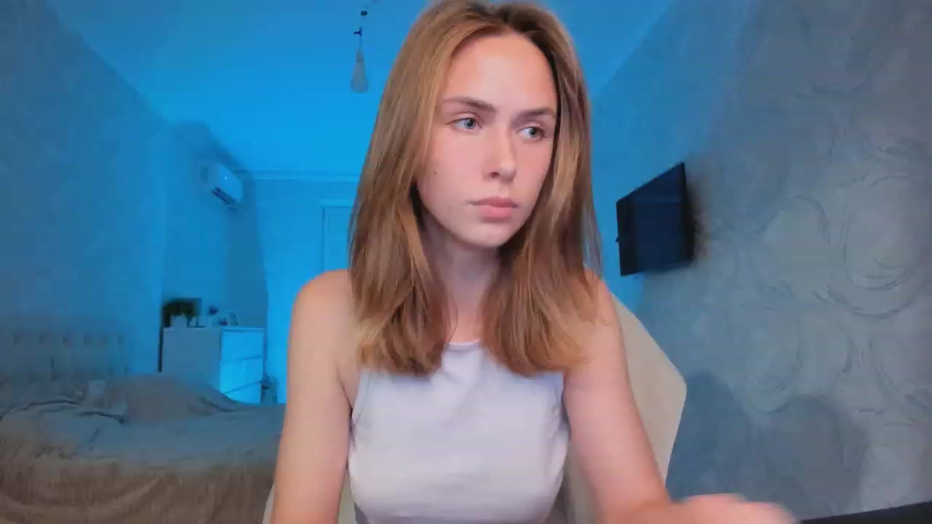 Gallery image thumbnail from Jumphigherr's myfreecams stream on, 09/18/2023, 18:00 image 14 of 20