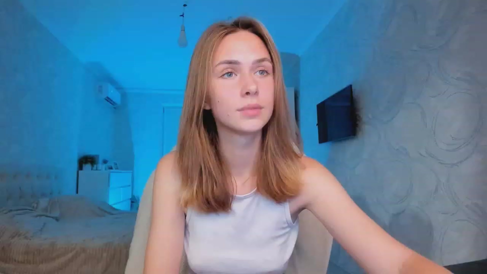 Gallery image thumbnail from Jumphigherr's myfreecams stream on, 09/18/2023, 18:00 image 17 of 20