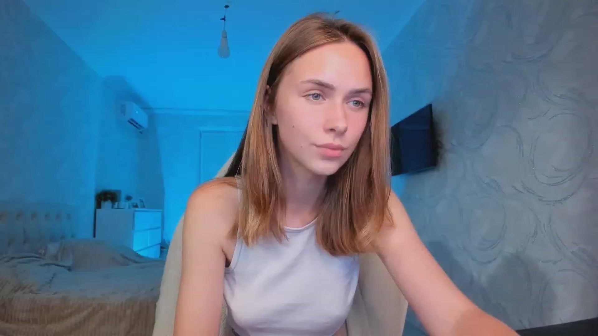 Gallery image thumbnail from Jumphigherr's myfreecams stream on, 09/18/2023, 18:00 image 20 of 20