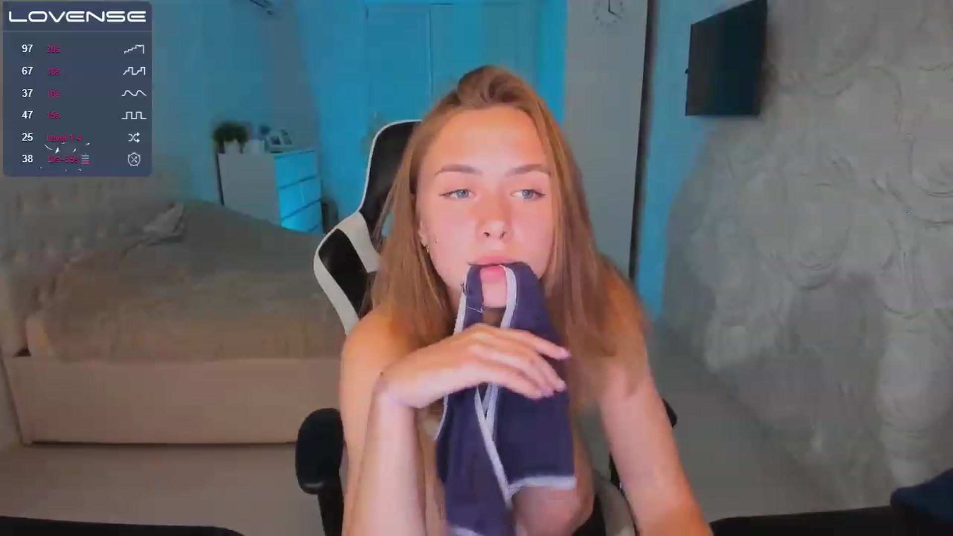 Gallery image thumbnail from Jumphigherr's myfreecams stream on, 09/27/2023, 18:18 image 4 of 20