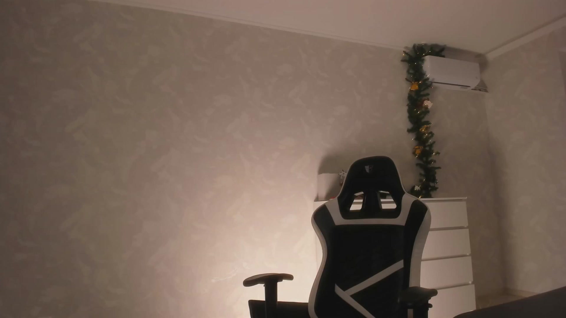 Gallery image thumbnail from Jumphigherr's myfreecams stream on, 01/22/2024, 16:11 image 3 of 20