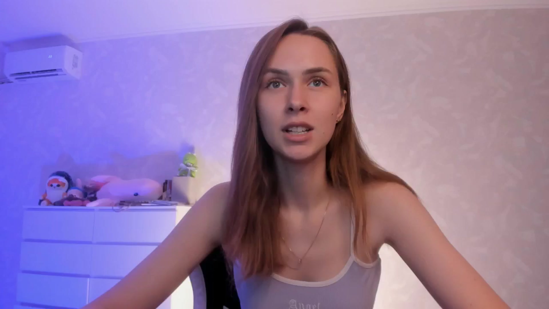 Gallery image thumbnail from Jumphigherr's myfreecams stream on, 07/04/2024, 17:41 image 1 of 20