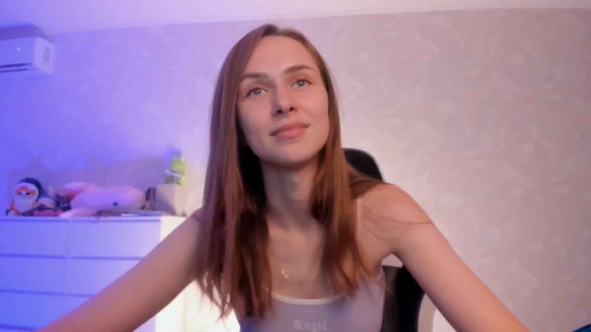 Gallery image thumbnail from Jumphigherr's myfreecams stream on, 07/04/2024, 18:25 image 11 of 20