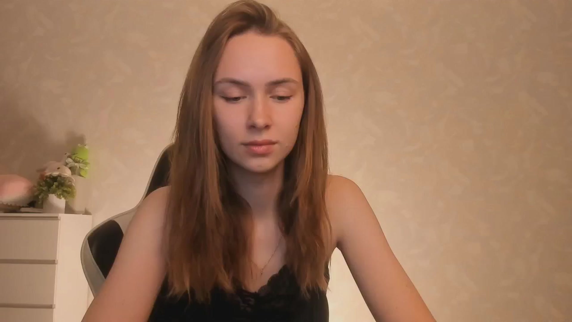 Gallery image thumbnail from Jumphigherr's myfreecams stream on, 08/17/2024, 17:16 image 12 of 20