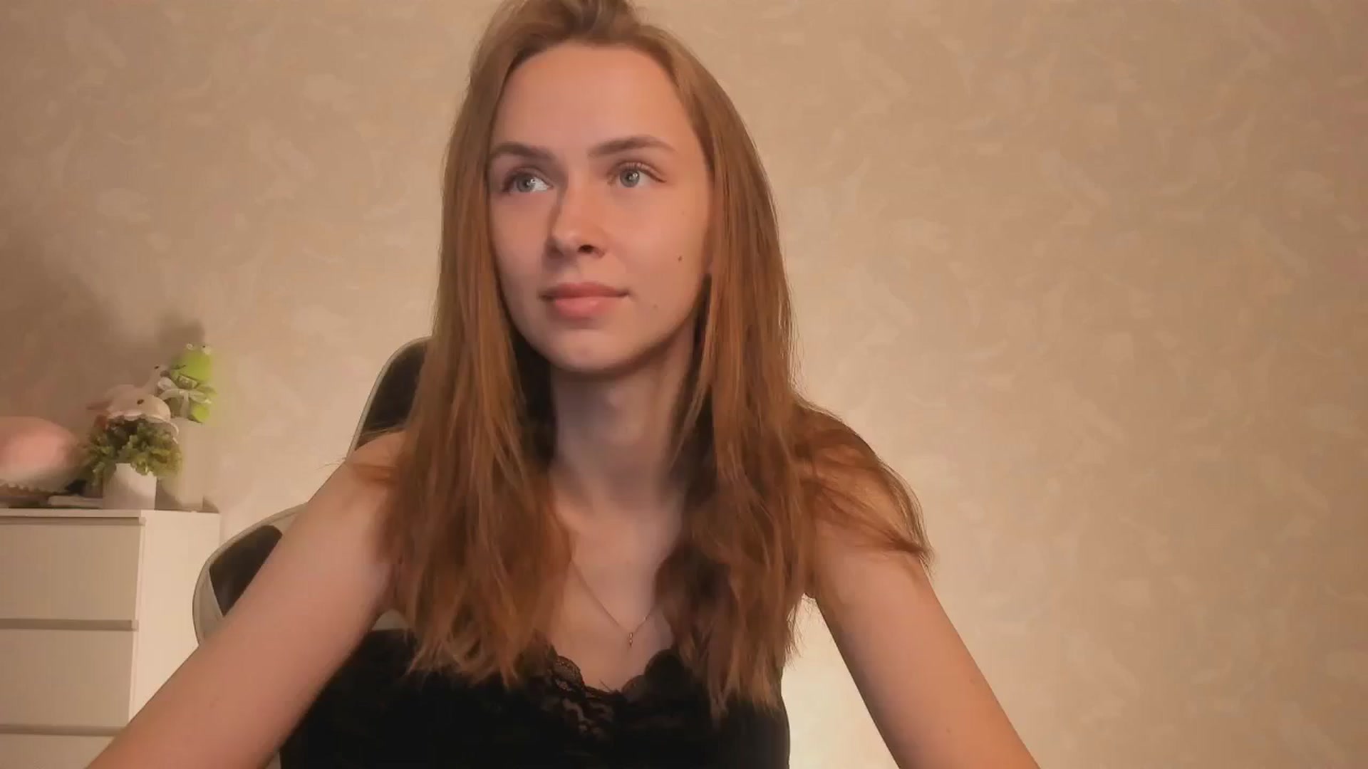 Gallery image thumbnail from Jumphigherr's myfreecams stream on, 08/17/2024, 17:16 image 7 of 20