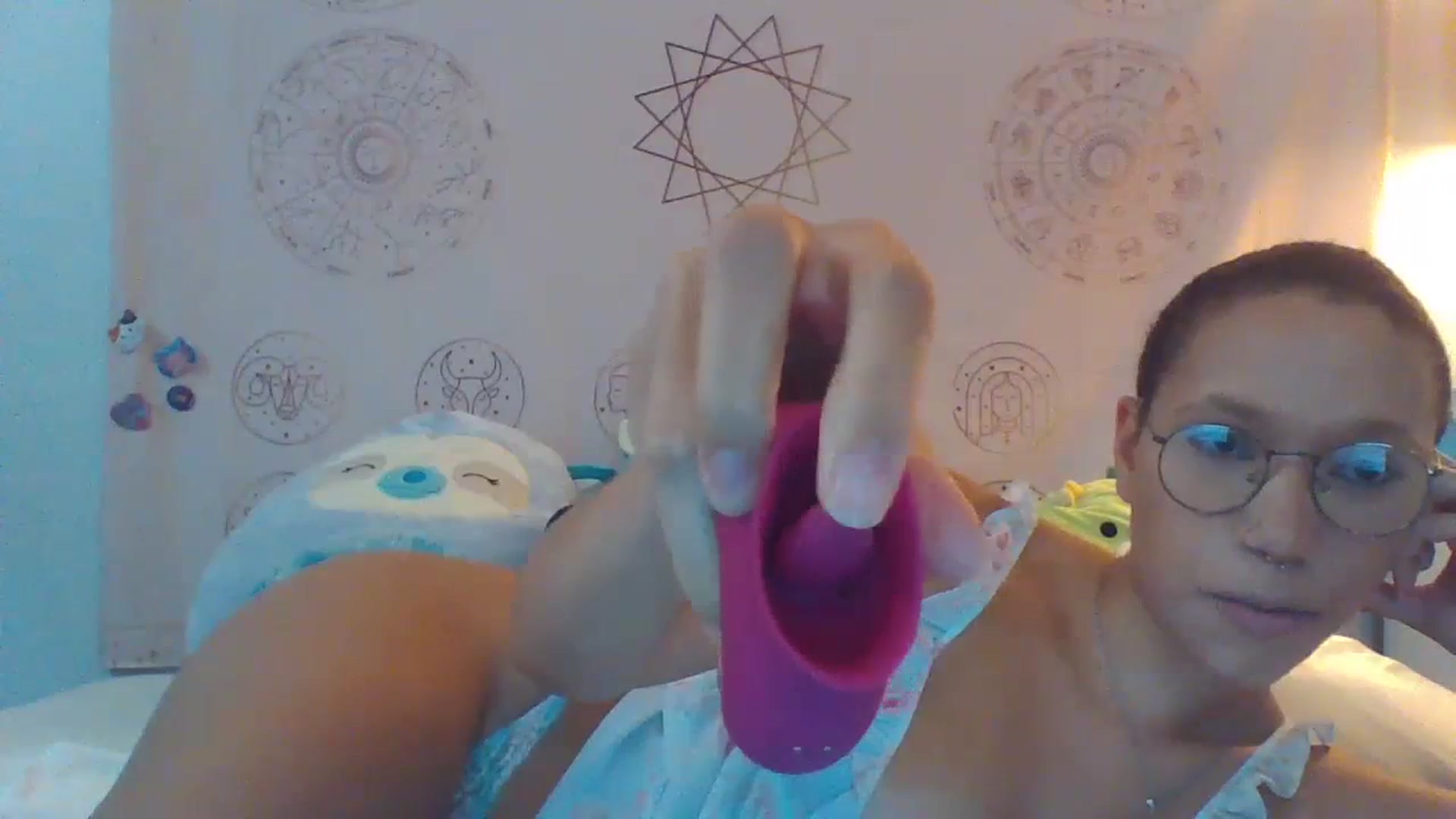 Gallery image thumbnail from June_More's myfreecams stream on, 06/28/2023, 16:49 image 16 of 20