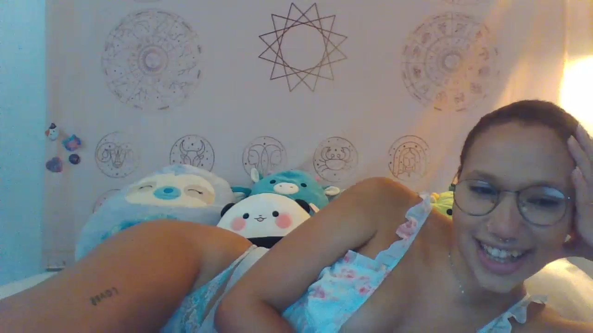 Gallery image thumbnail from June_More's myfreecams stream on, 06/28/2023, 16:49 image 3 of 20