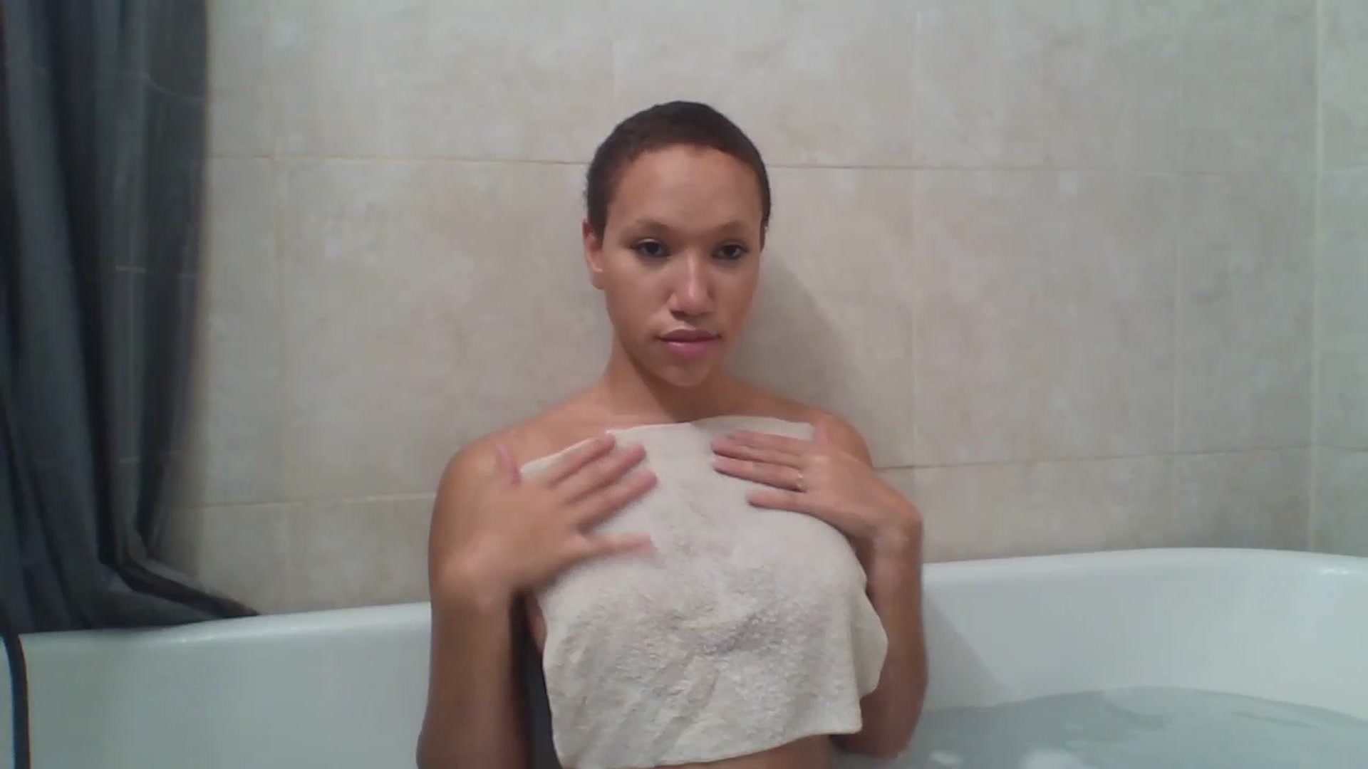 Gallery image thumbnail from June_More's myfreecams stream on, 06/29/2023, 19:00 image 11 of 20
