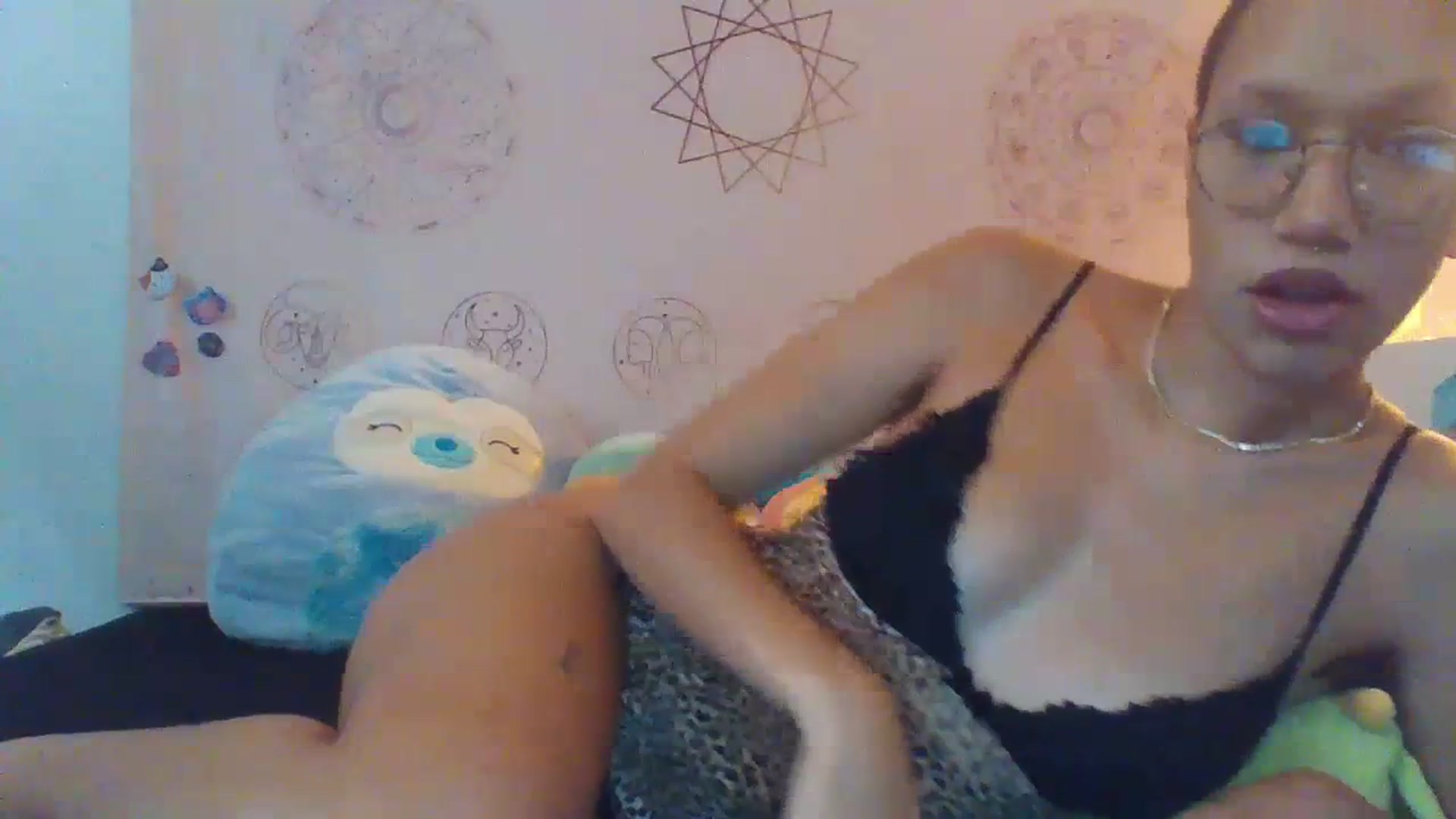 Gallery image thumbnail from June_More's myfreecams stream on, 06/30/2023, 16:58 image 6 of 20