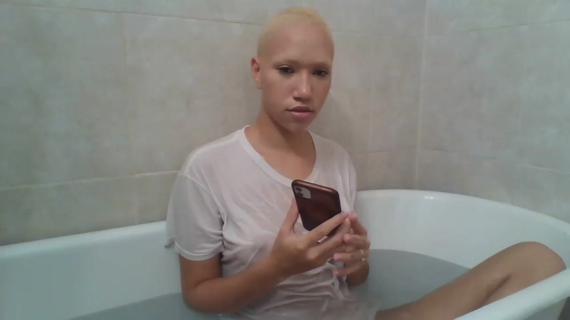Gallery image thumbnail from June_More's myfreecams stream on, 07/11/2023, 16:45 image 18 of 20