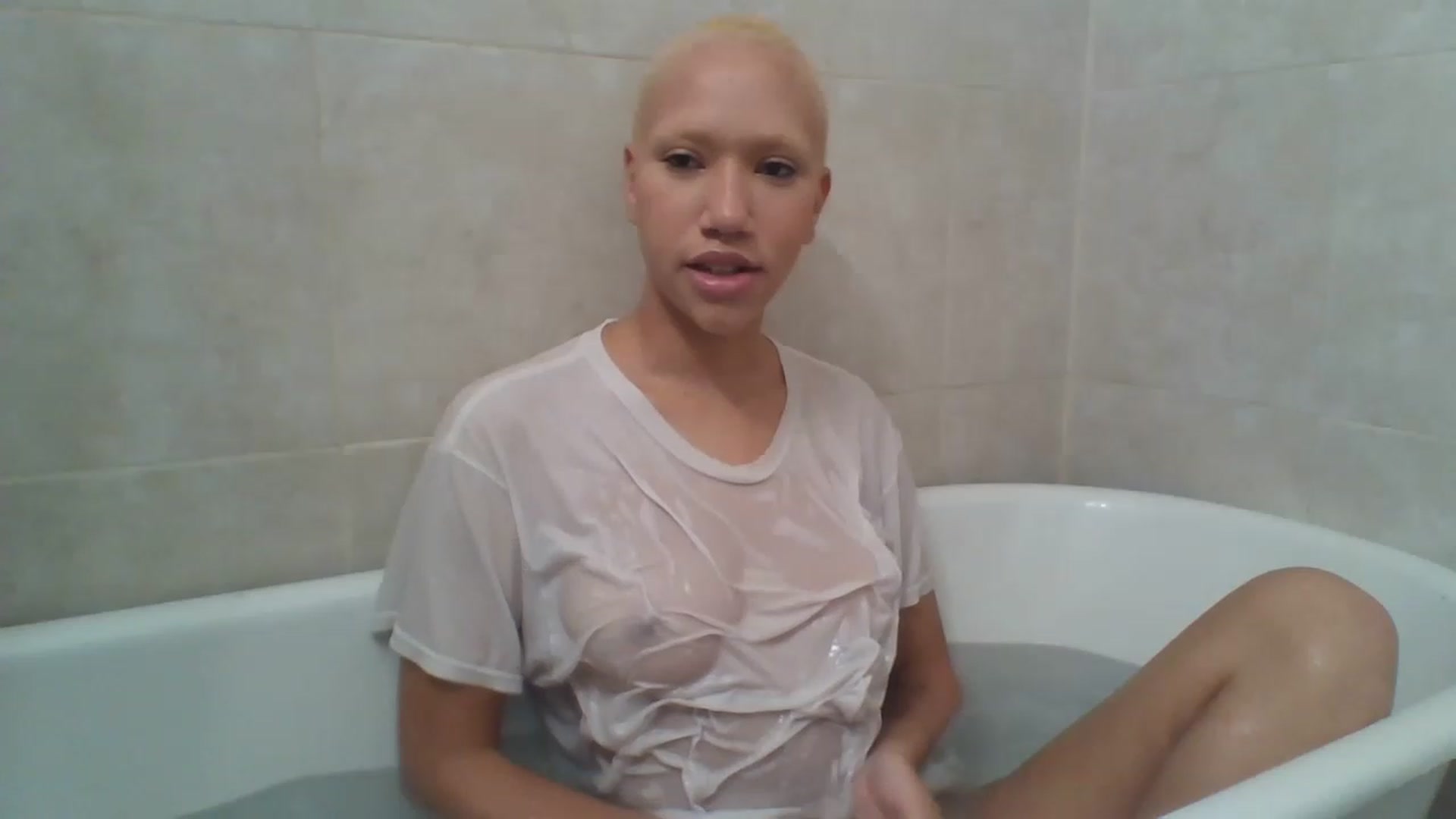 Gallery image thumbnail from June_More's myfreecams stream on, 07/11/2023, 16:45 image 17 of 20