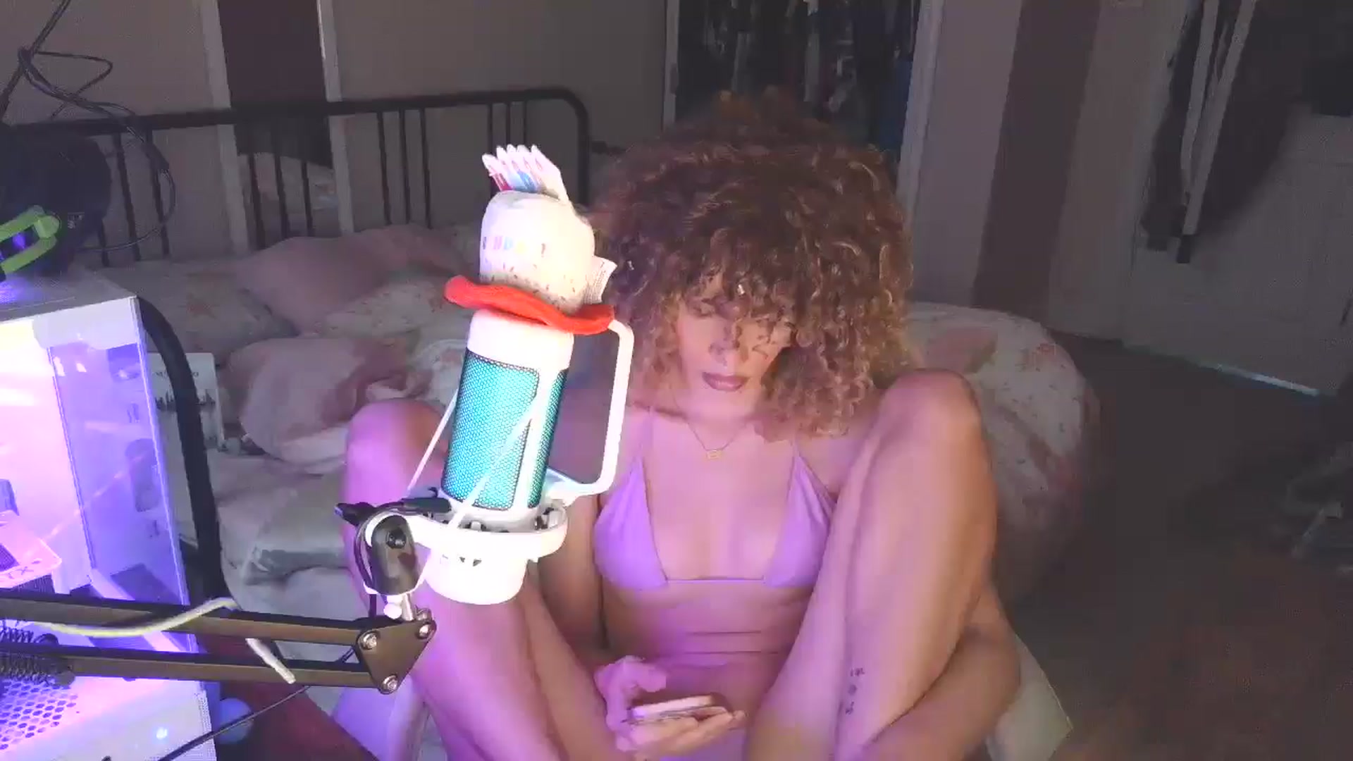 Gallery image thumbnail from June_More's myfreecams stream on, 06/13/2025, 17:35 image 13 of 20
