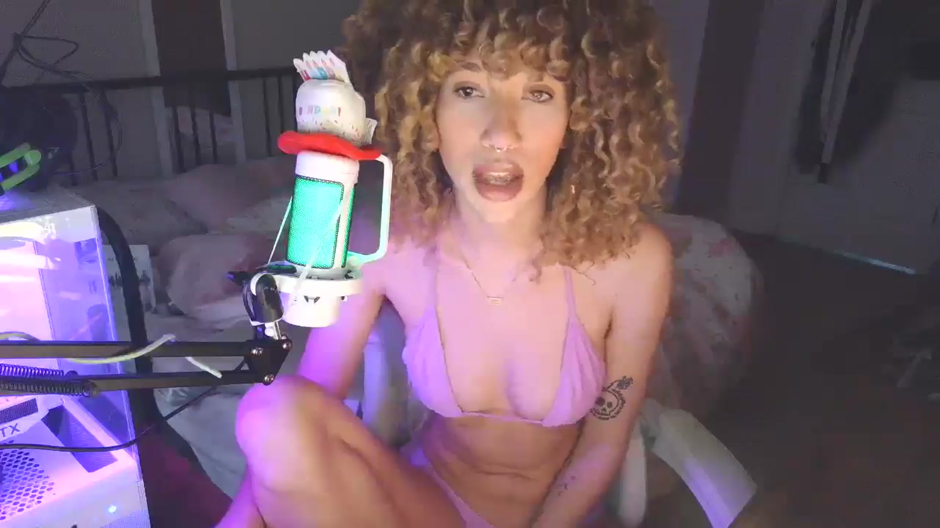 Gallery image thumbnail from June_More's myfreecams stream on, 06/13/2025, 17:35 image 7 of 20