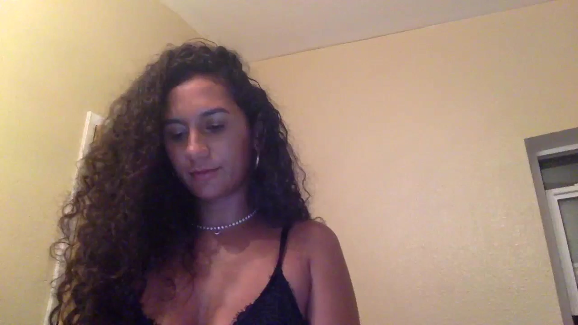 Gallery image thumbnail from Juniper_'s myfreecams stream on, 01/01/2024, 11:25 image 12 of 20