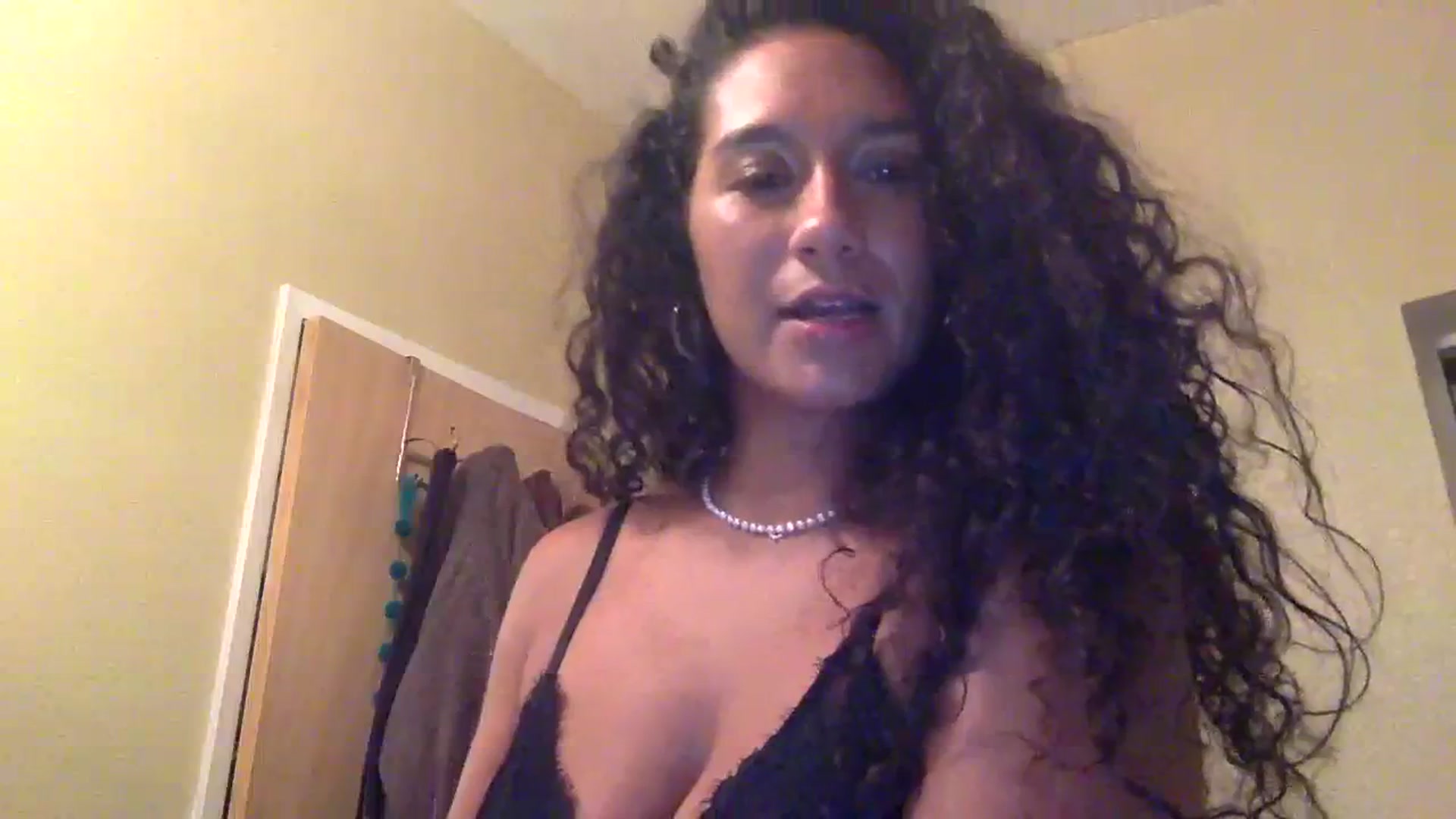 Gallery image thumbnail from Juniper_'s myfreecams stream on, 01/01/2024, 11:25 image 2 of 20