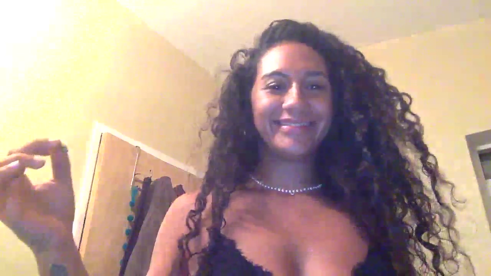 Gallery image thumbnail from Juniper_'s myfreecams stream on, 01/01/2024, 11:25 image 3 of 20