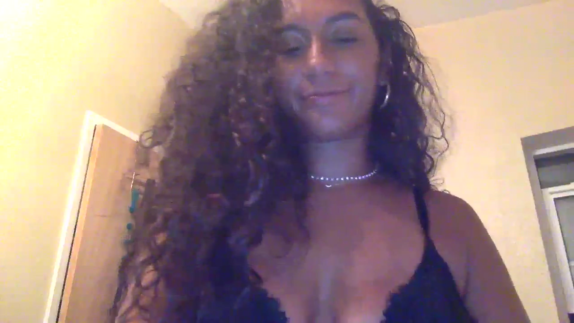 Gallery image thumbnail from Juniper_'s myfreecams stream on, 01/01/2024, 11:25 image 11 of 20